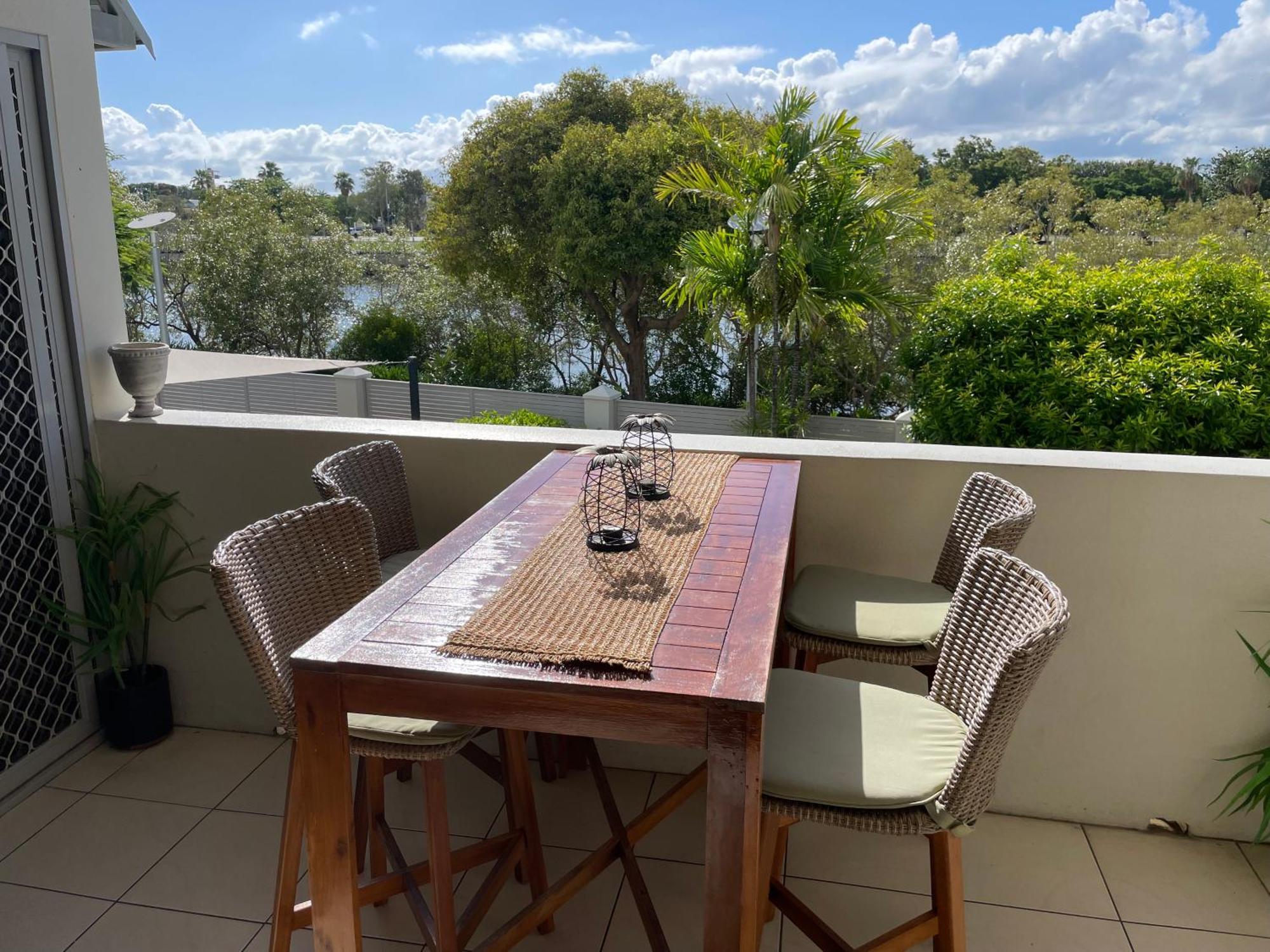 City Stadium Apartment On The Riverfront Townsville Bagian luar foto
