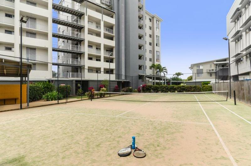 City Stadium Apartment On The Riverfront Townsville Bagian luar foto